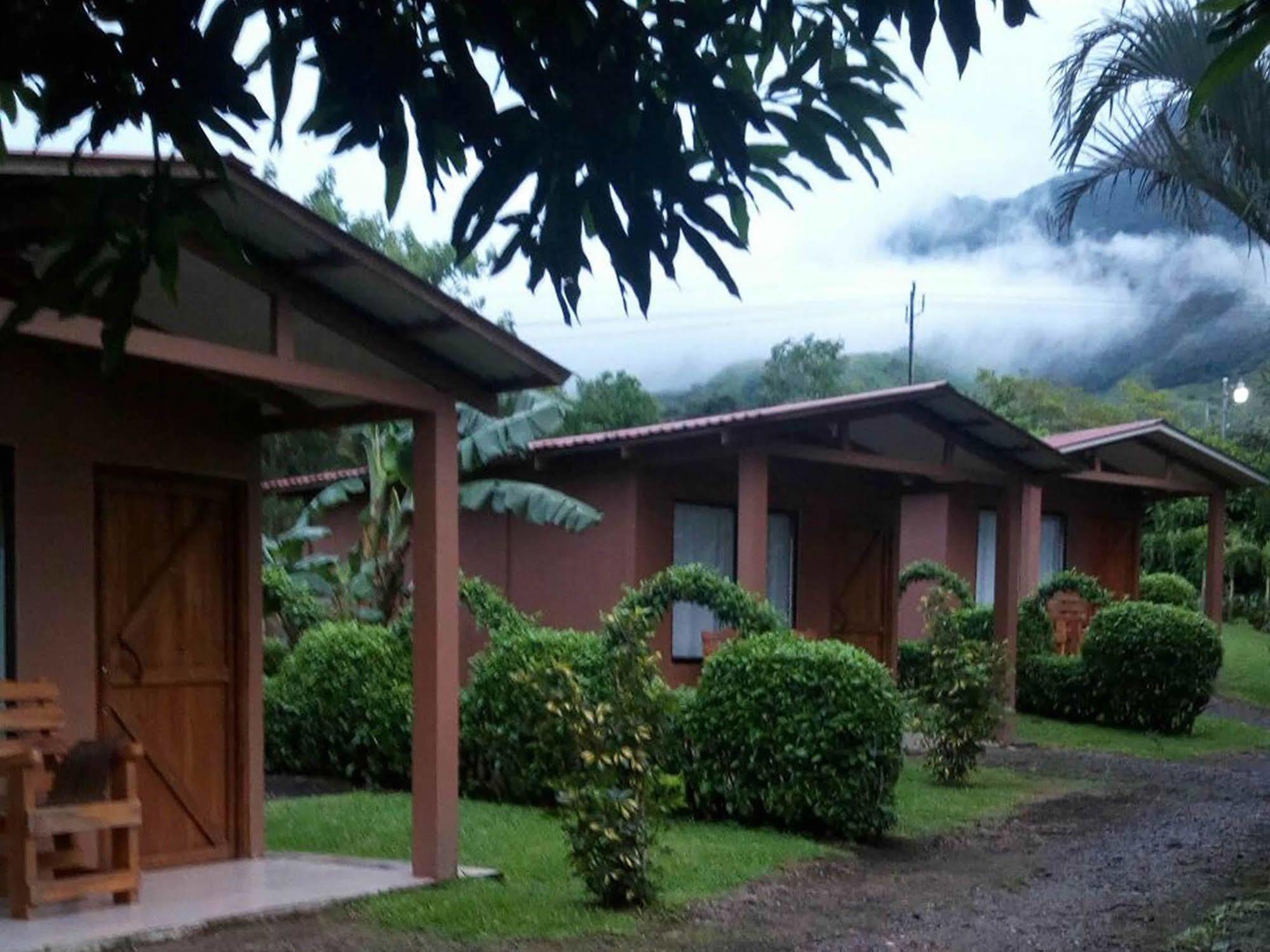 Paraiso Volcano Lodge Guayabo  エクステリア 写真